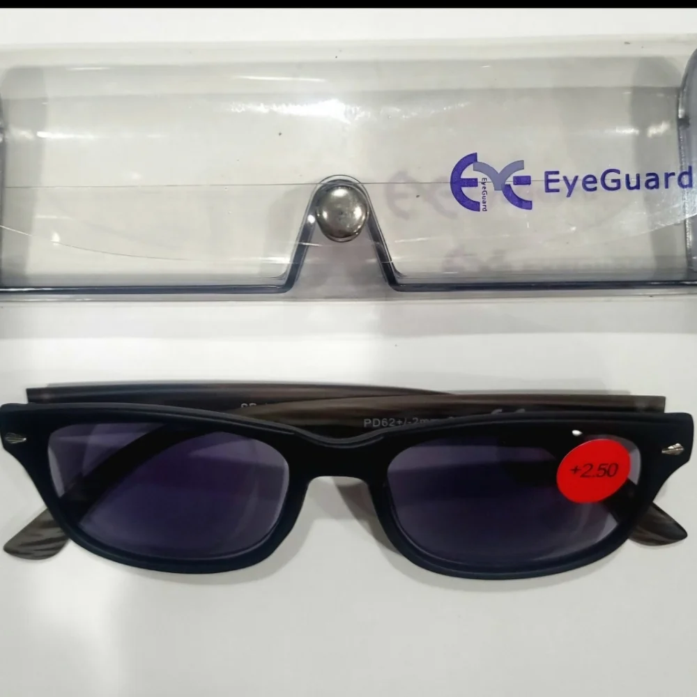 EyeGuard Black Sunglasses TRENDY QUALITY +250 SUNGLASS READERS  WITH CASE